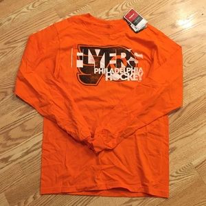 🆕 ⬇️ Philadelphia Flyers Reebok graphic tee